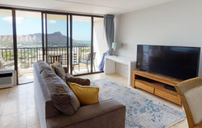 Sleek & Modern 32nd Floor Condo at the Waikiki Banyan - Free parking! condo